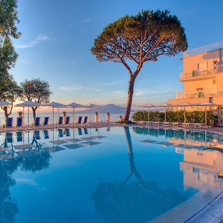 Hotel Grand Riviera 4*