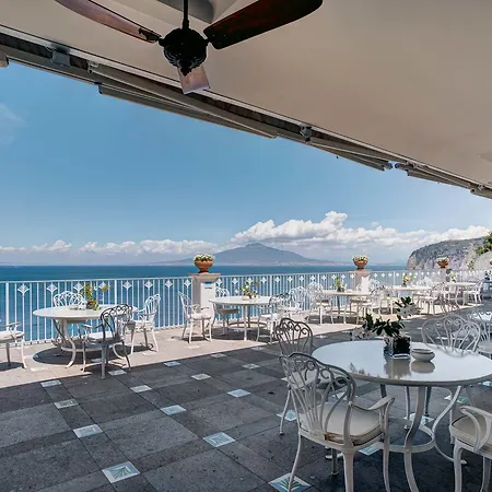 Grand Riviera Sorrento