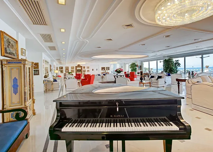 Grand Riviera Hotel 4*